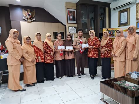 Kegiatan Dharma Wanita Khotmil Al Quran Dan Santunan Siswa Yatim