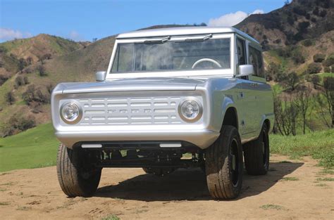 Aux Etats Unis un Ford Bronco électrique avec une boîte manuelle