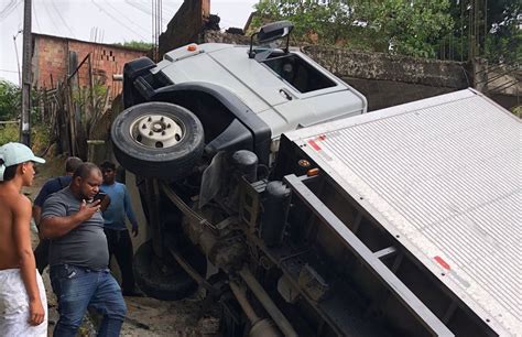 Caminh O Invade Casa Em Manaus Ap S Motorista Perder Controle Em