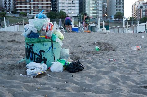 Lo Peor Del Verano La Costa Es Un Gran Basurero De Pl Stico