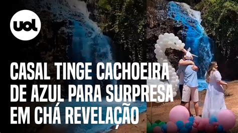 Casal Tinge Cachoeira De Azul Durante Ch Revela O Em Mt Youtube