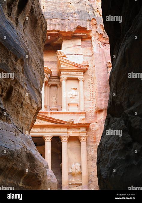 The Treasury, Petra, Jordan Stock Photo - Alamy