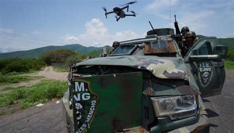 “el Mencho” Temido Líder Del Cártel Jalisco Nueva Generación Muestra Sus Armas Y Su Ejército