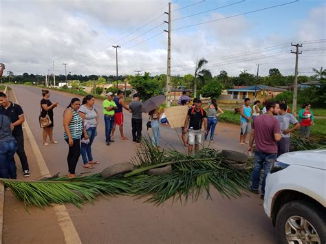 Moradores De Candeias Interditam A Br Em Protesto Cidades