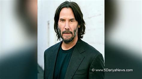 Keanu Reeves Took The First Red Pill On The Sets Of The Matrix