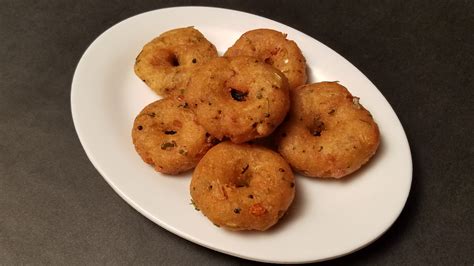 Vada With Leftover Upma Tips For Leftover Food Leftover Upma Breakfast