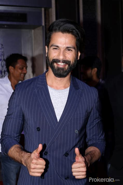 Shahid Kapoor Photos Shahid Kapoor Pics Photo Gallery Hot Sexy Shahid Kapoor Photos