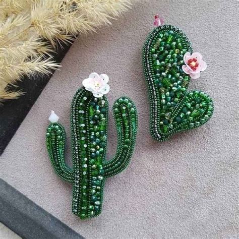 Set Of 2 Handmade Beaded Brooch Pin Model Cactus Shopipersia