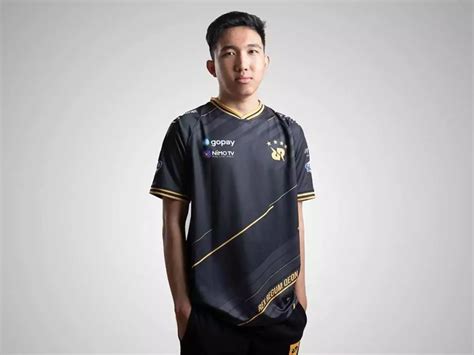 Profil Pro Player MLBB Lemon Sang Alien Mid Laner Andalan RRQ Hoshi