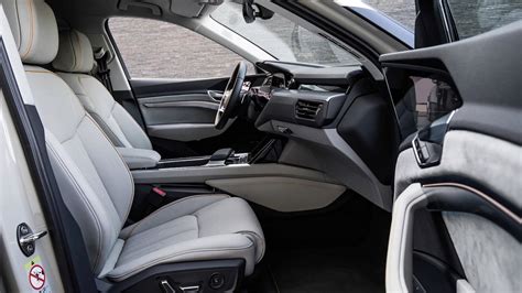 2019 Audi e-tron Electric SUV Shows Interior Design in Official Photo Gallery - autoevolution