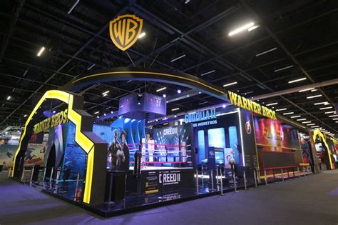 Warner Bros Ccxp 2018 On Behance Warner Bros Bros Warner