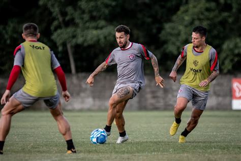 Vitória treina finalizações sob o comando de Léo Condé vitória ge