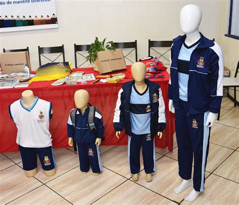 Prefeitura Apresenta Novos Uniformes E Kits Escolares Coluna Ponto De