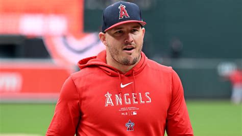 Mike Trout Injury Update Angels Superstar Left Knee Surgery Set To