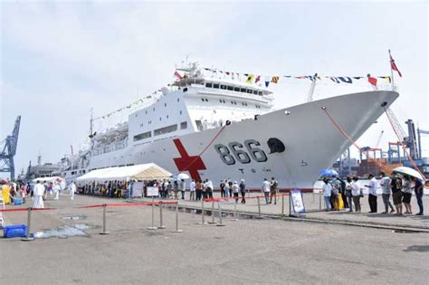 Kapal Rumah Sakit Angkatan Laut China Bersandar Di Tanjung Priok