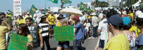 POLÊMICA NO RIO MANIFESTANTES EXPULSAM EQUIPE DA TV GLOBO Polêmica