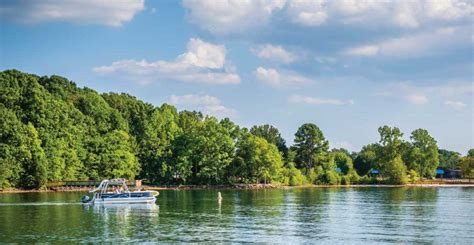 Lake Norman Boating Guide: Marinas, Fishing, Rules, and More