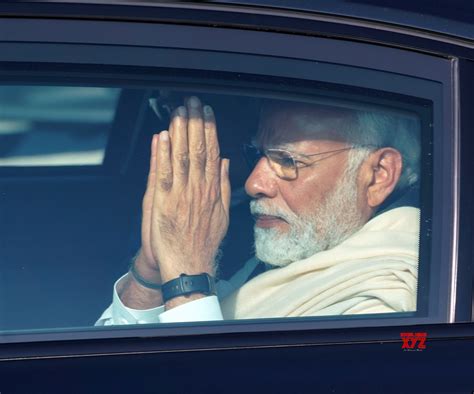 Gandhinagar Pm Modi Leaves From Crematorium After Performing Last