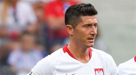 Ile Zarabia Robert Lewandowski Na Minut Zarobki W Barcelonie