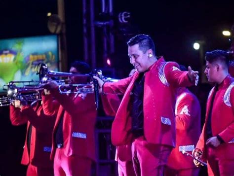 Alista colaboraciones La Arrolladora Banda El Limón