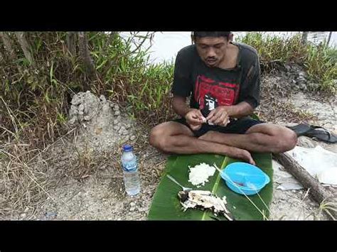 Makan Ikan Bakar Gosong Di Empang YouTube