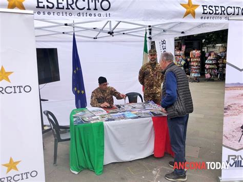 L Esercito Italiano Alla Fiera Di San Ciriaco Segnalazione A Ancona