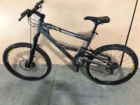 Grey Devinci Full Suspension 24 Speed Mountain Bike With Full Disc Brakes