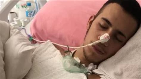 Fam Lia E Amigos Pedem Ajuda Para Jovem De Tijucas Em Coma Ap S Grave