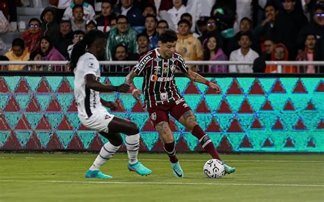 Ldu Treina Em Ct Do Flamengo Para Jogo Decisivo Contra O Fluminense