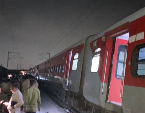 Sabarmati Express Derail कानपुर में पटरी से उतरी साबरमती एक्सप्रेस