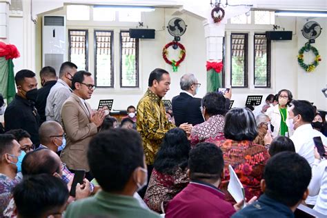 Hari Natal Jokowi Presiden Kunjungi Sejumlah Gereja Di Kota Bogor