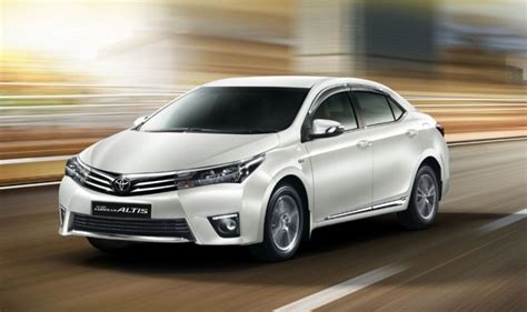 New Toyota Corolla Altis Facelift India Launch Today Top Things