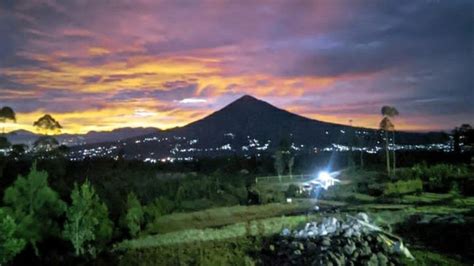 Nikmati Golden Sunrise Di Tepas Papandayan Cisurupan Garut Wisata Alam