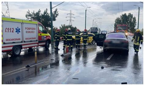 FOTO Accident cu trei mașini pe strada Hărmanului din Brașov Șase