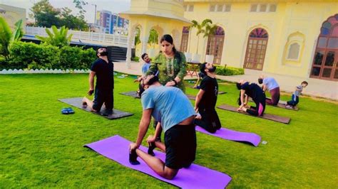 Clase De Yoga En Jaipur Getyourguide