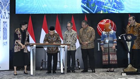 Resmikan Perdagangan Bursa Efek Indonesia Wapres Investor Pasar