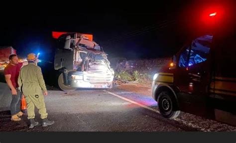 Engavetamento envolvendo três veículos deixa feridos na MT 449 em Lucas