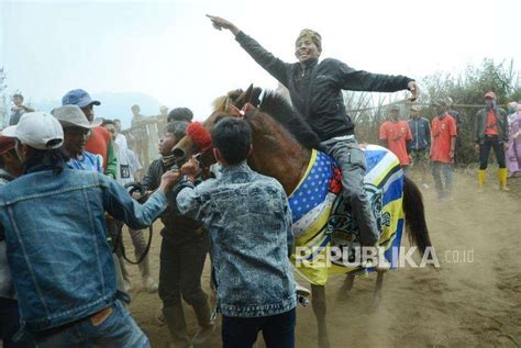 Kejuaraan Pacuan Kuda Tradisional Lembang Republika Online