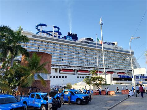 Norwegian Bliss Ancla En Acapulco Con Casi 4 Mil Turistas Radio Y