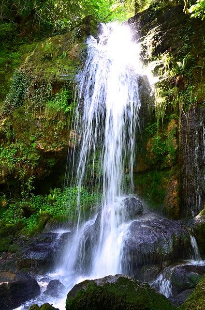 Cascade Dans Laude Un Peu De Nous Trois Flickr