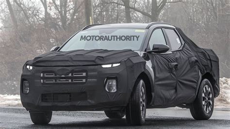 2025 Hyundai Santa Cruz Spy Shots Reveal Mild Updates