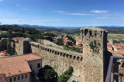 Fortezza Senese E Mura Di Massa Marittima Grosseto