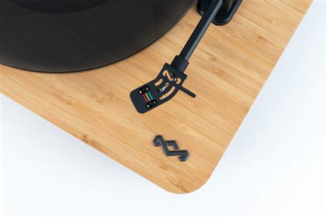 House Of Marley launches the Stir it Up Lux Bluetooth Turntable