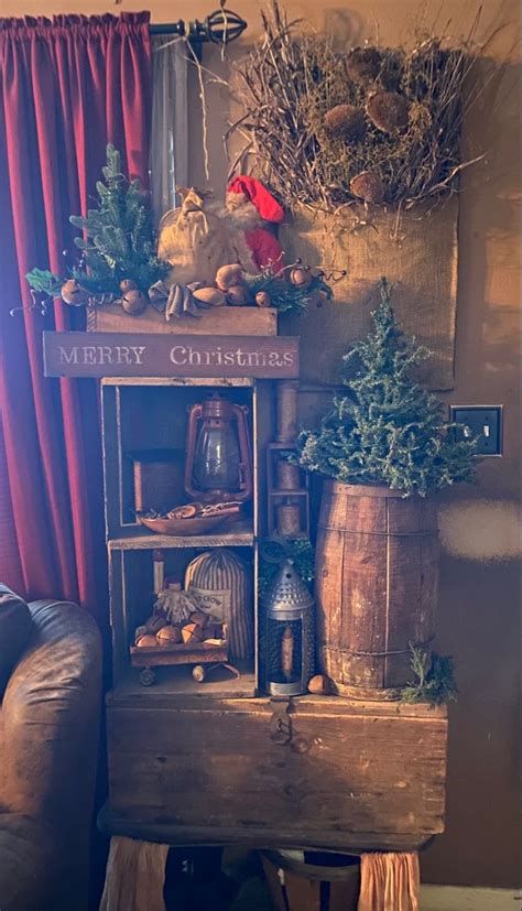 Pin By Jeanne D On Christmas Primitive Christmas Decorating Christmas Booth Primitive Christmas