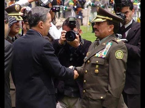 Álvaro Uribe Vélez Aguilar Santoyo Buitrago AUC I Cabello está en