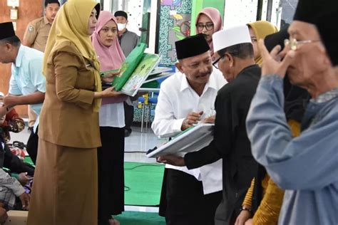 Jor Joran Bupati Situbondo Naikkan Insentif Guru Ngaji Jadi Rp2 Juta