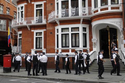 Assange Stalemate Can Britain Raid The Ecuadorean Embassy Here And Now