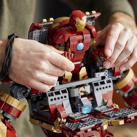 Lego Marvel Hulkbuster Le Set Est Maintenant Disponible En