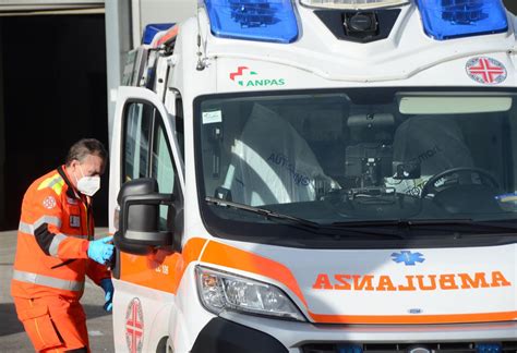 Bologna Giallo In Via Emilia Ponente 24enne Trovata Morta La Procura