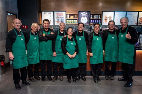 Chilango Ya Abrió La Primera Cafetería Mexicana Atendida Por Adultos Mayores En Starbucks